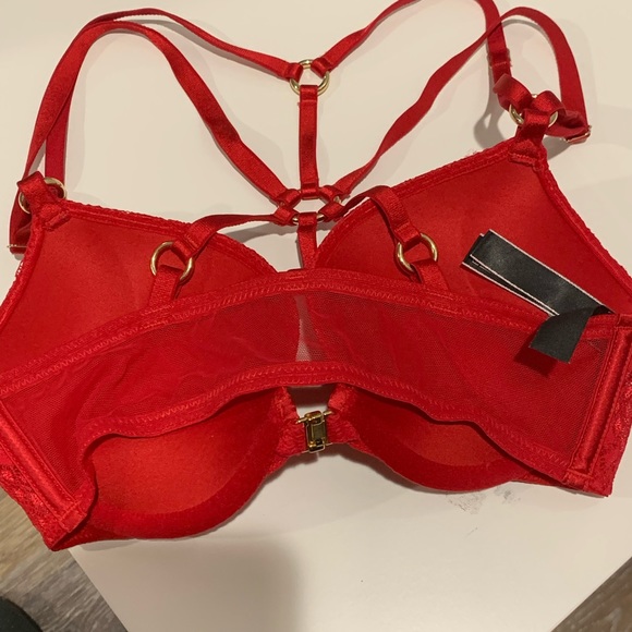 Victoria secret bombshell - Picture 3 of 5